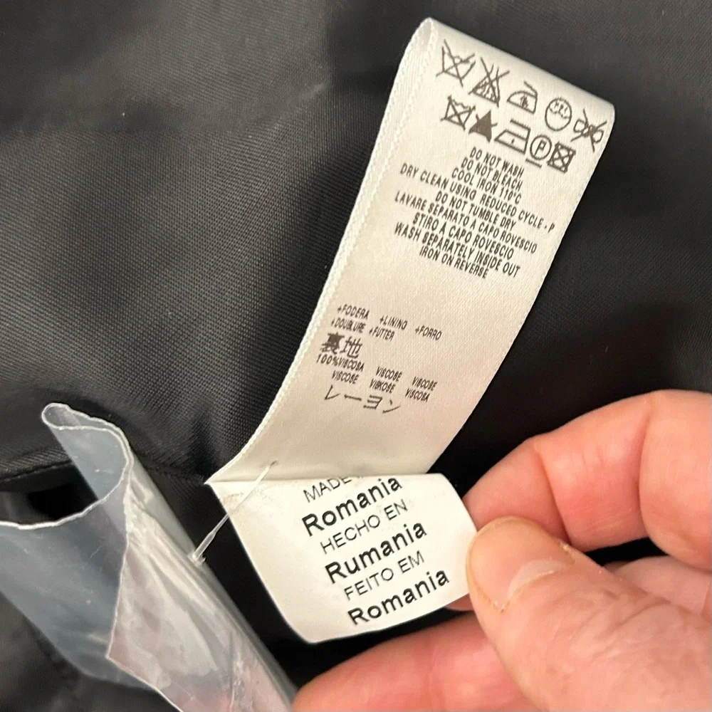 Red Valentino black jacket with bell sleeves, Size 40 (S) - Picture 8 of 11